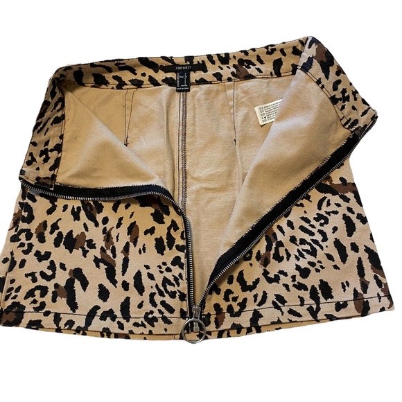 - F21 Leopard Print Denim Zip Up Mini Skirt - Picture 4 of 10